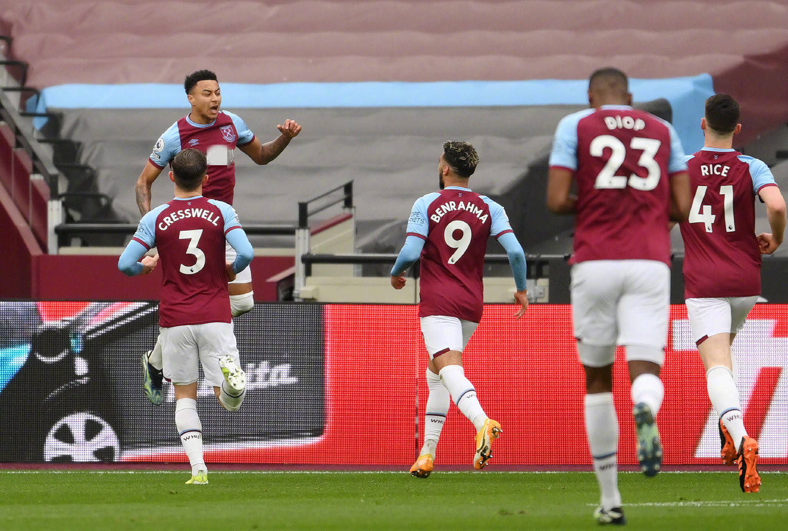 许多人对他 许多人对他